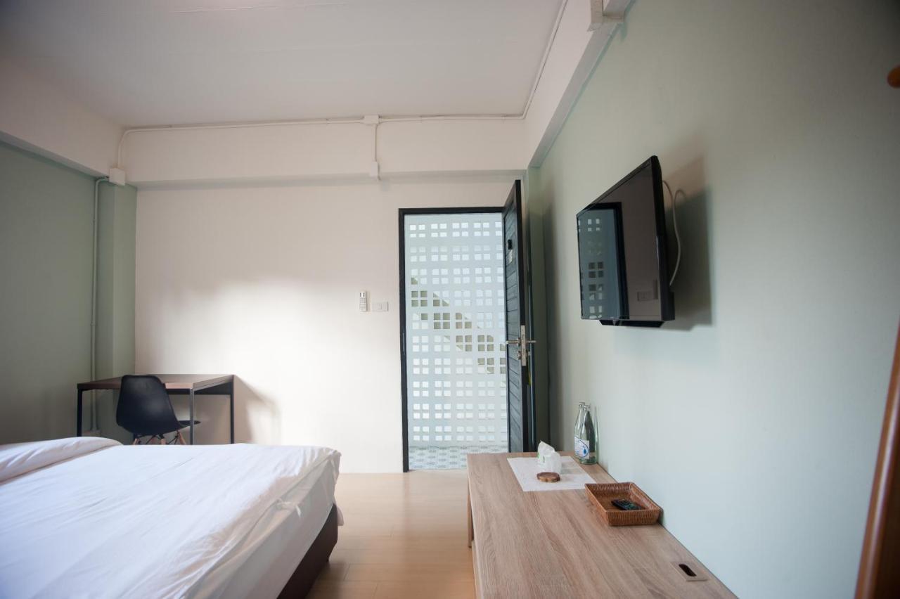 Hostel Baan Ploy In (Adults Only) Chiang Mai Exterior foto