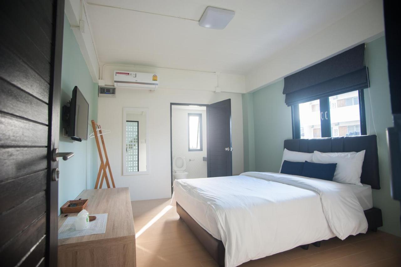 Hostel Baan Ploy In (Adults Only) Chiang Mai Exterior foto