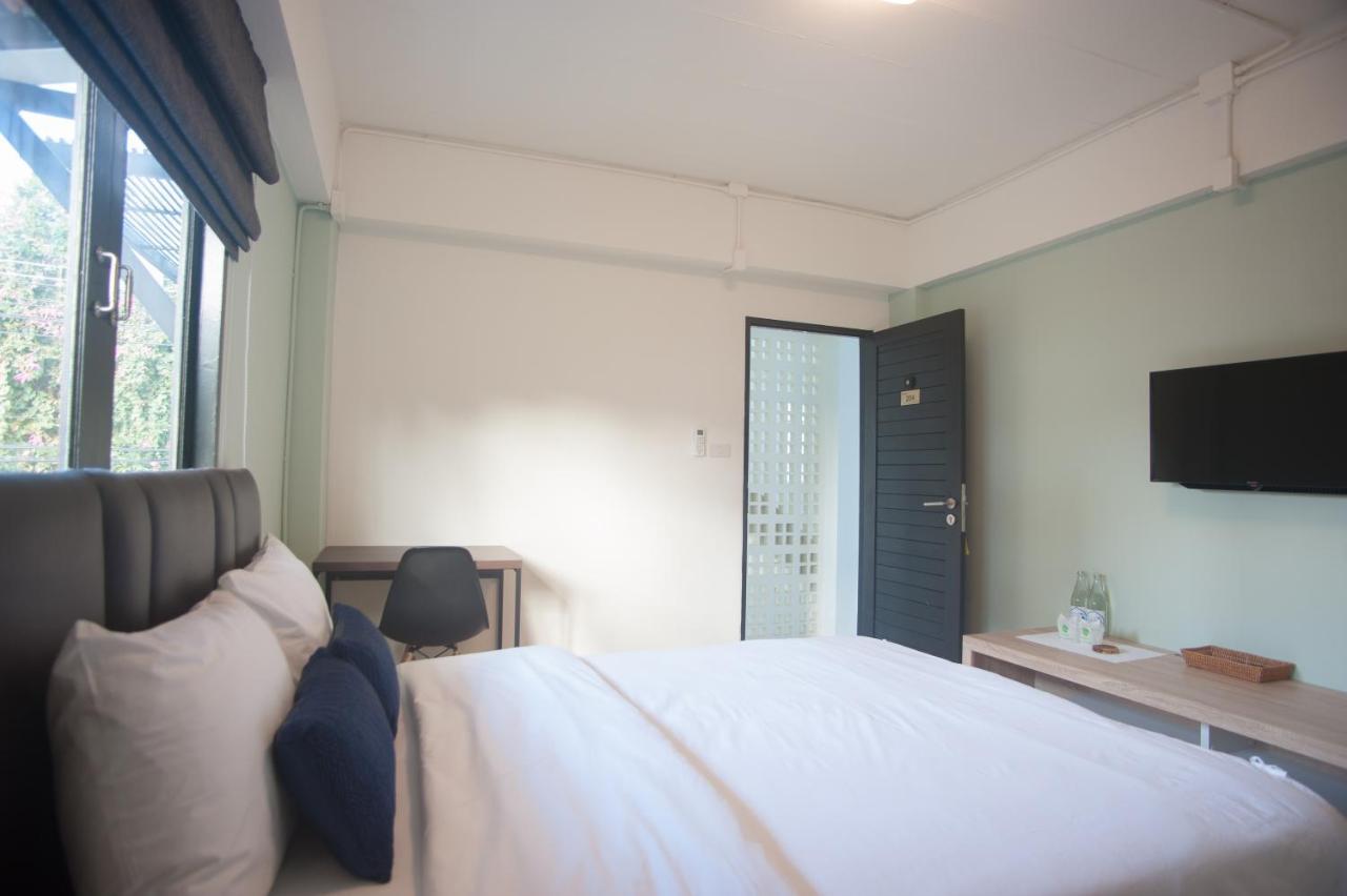 Hostel Baan Ploy In (Adults Only) Chiang Mai Exterior foto