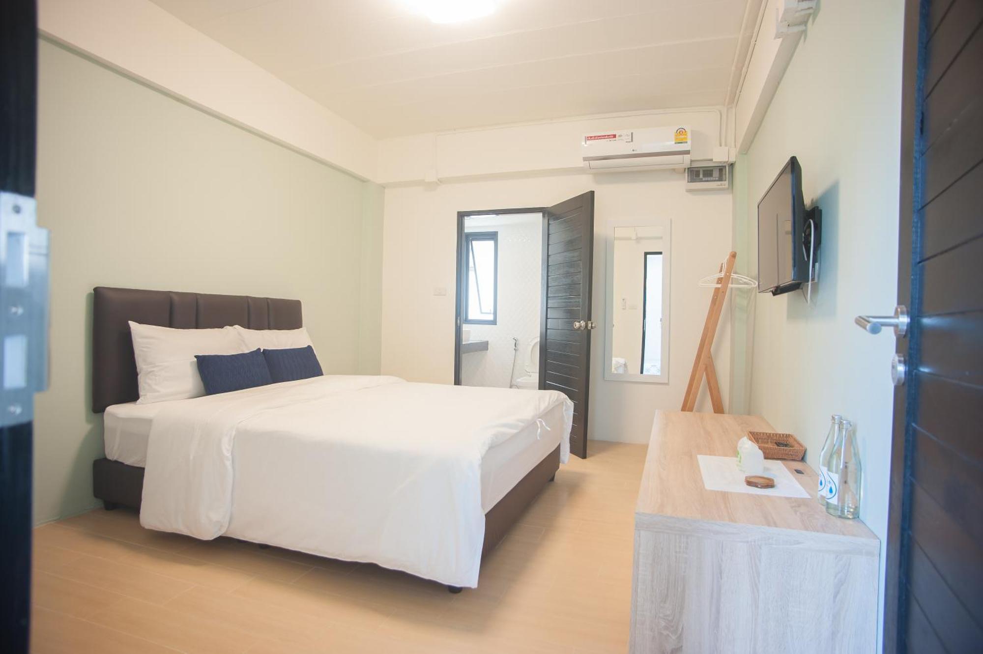 Hostel Baan Ploy In (Adults Only) Chiang Mai Exterior foto