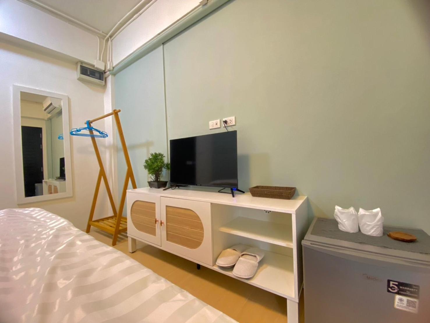 Hostel Baan Ploy In (Adults Only) Chiang Mai Exterior foto
