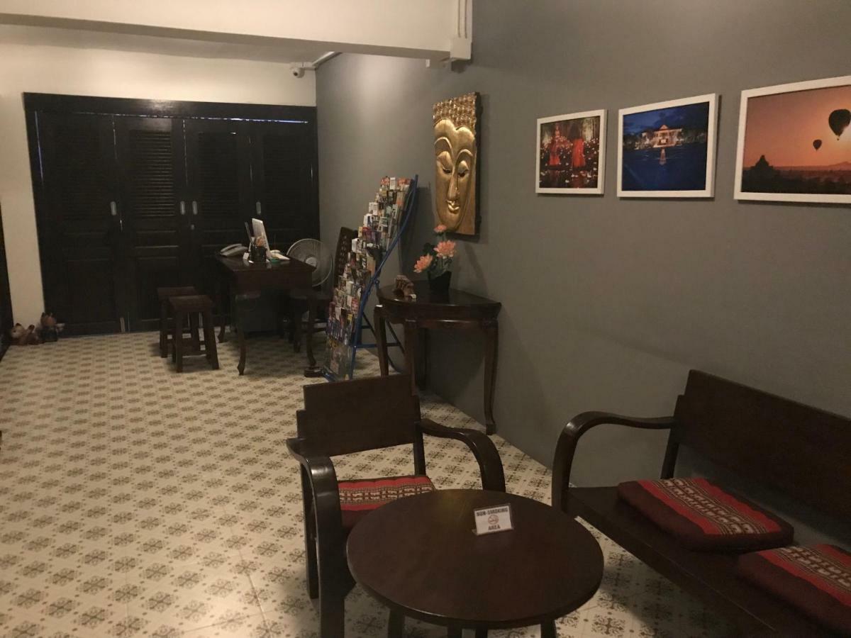 Hostel Baan Ploy In (Adults Only) Chiang Mai Exterior foto