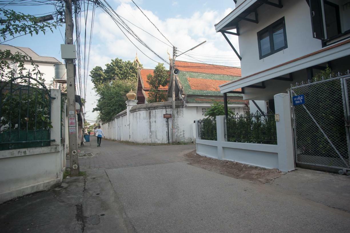 Hostel Baan Ploy In (Adults Only) Chiang Mai Exterior foto