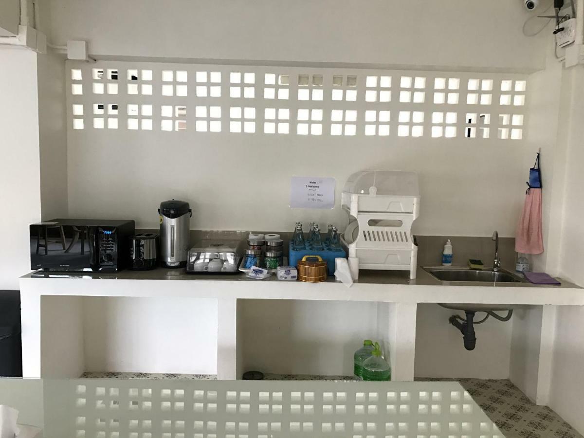 Hostel Baan Ploy In (Adults Only) Chiang Mai Exterior foto